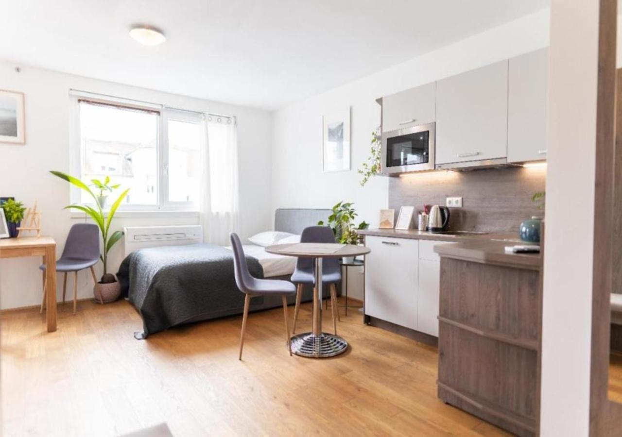 Triester Apartment Wien